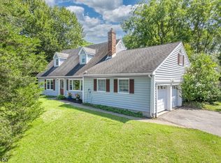 10 Carol Dr, Glenwood, NJ 07418
