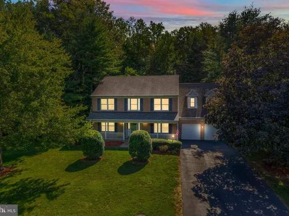 15061 Greenmount Dr, Woodbridge, VA 22193