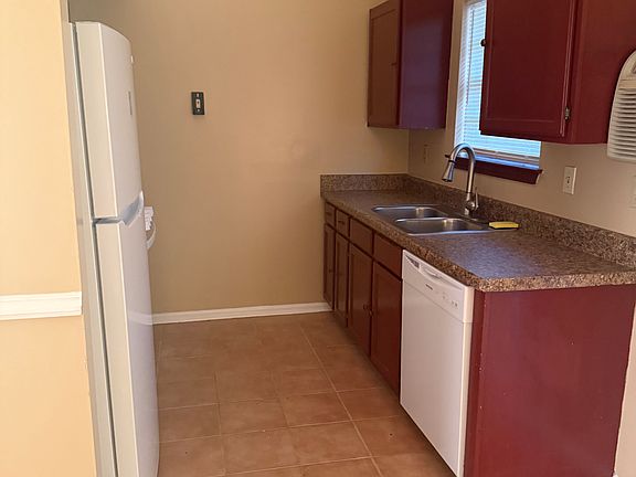 2nd image of 3272 Landgraf Close