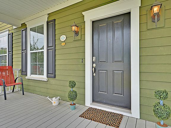 3rd image of 260 Silver Cypress Cir
