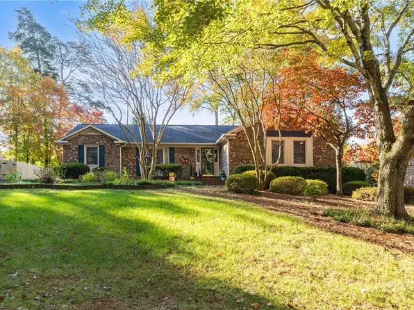 3711 Rock Haven Dr, Greensboro, NC 27410