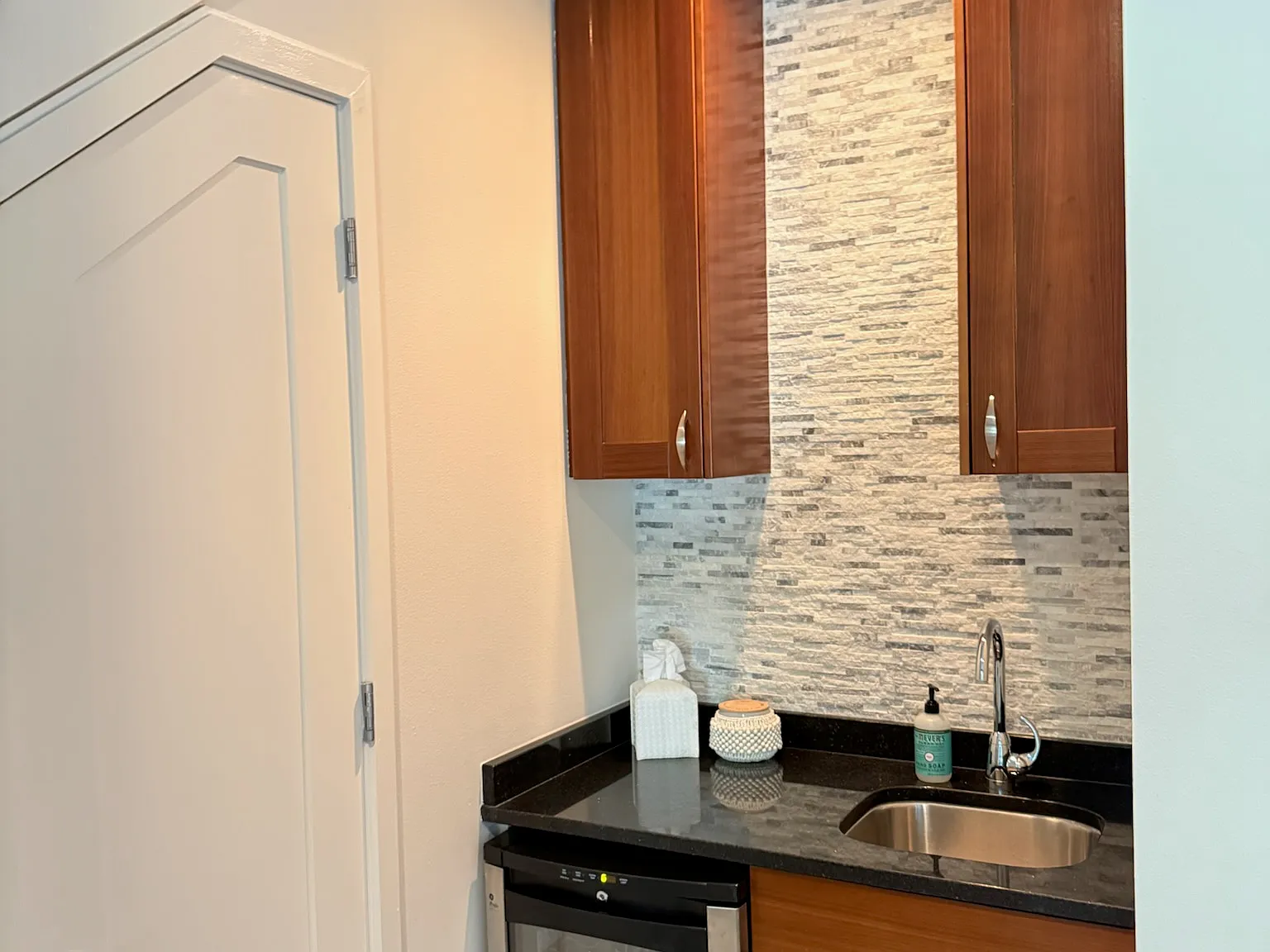 2 bed, 1.5 bath, 1304 sqft, $2,800 — Photo 4