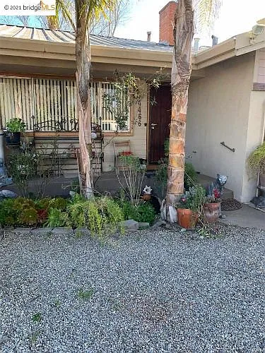 4466 Sandmound Blvd photo 1