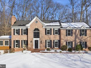 6323 Colchester Rd, Fairfax Station, VA 22039