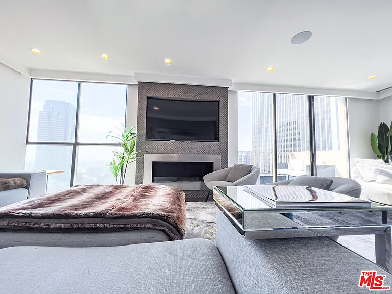 2160 Century Park E #2112 — Photo 30