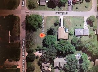 339 Fairway Rd, Lake Zurich, IL 60047