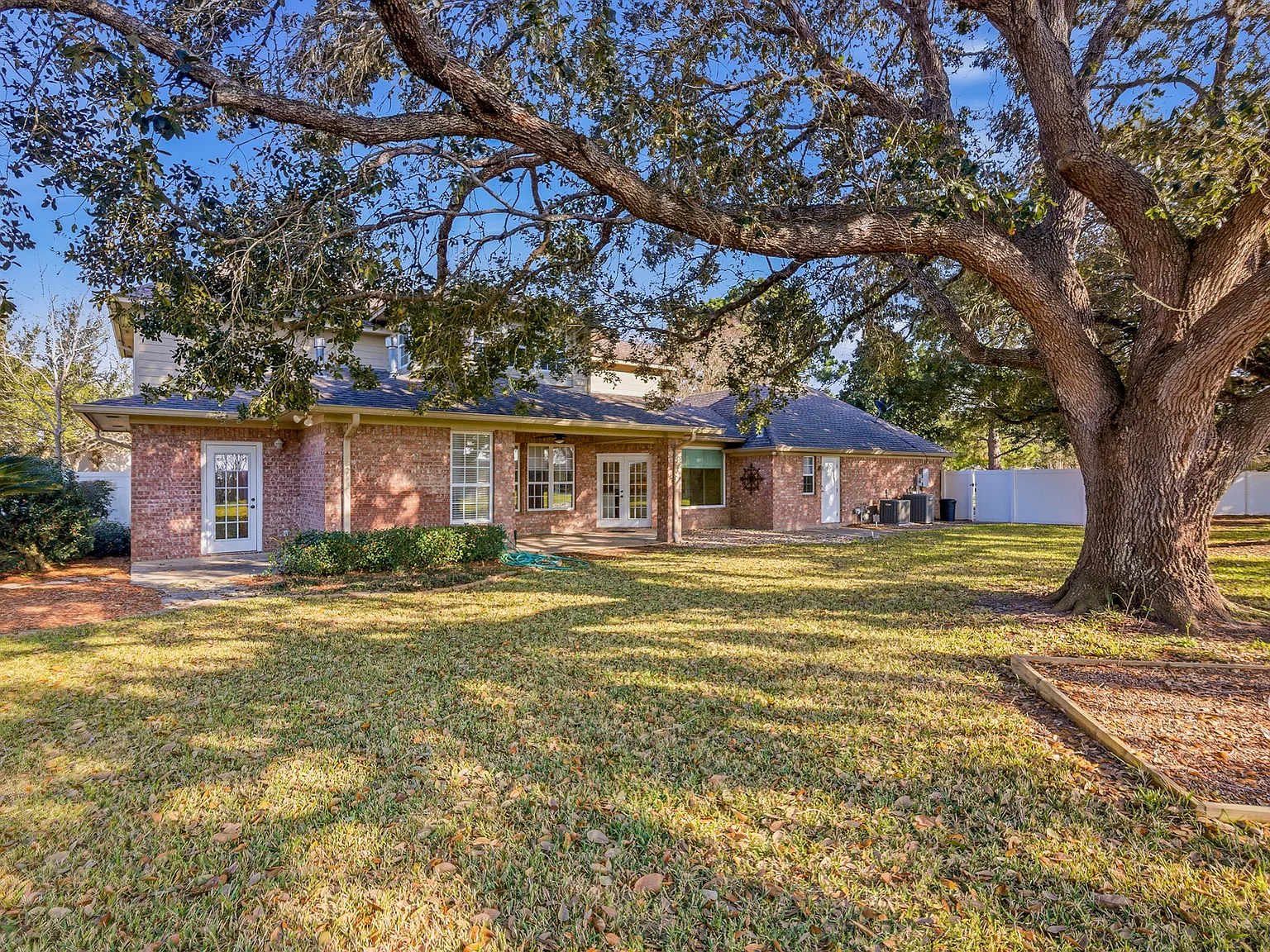 101 Creekridge Drive - 1 — Photo 3