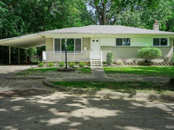 19982 Lathers St, Livonia, MI 48152