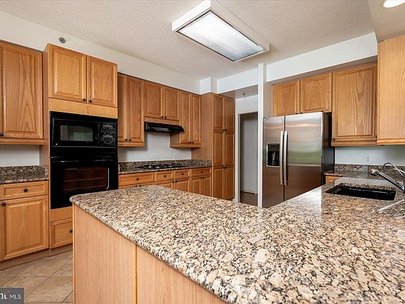 4th image of 940 Astern Way Unit 302