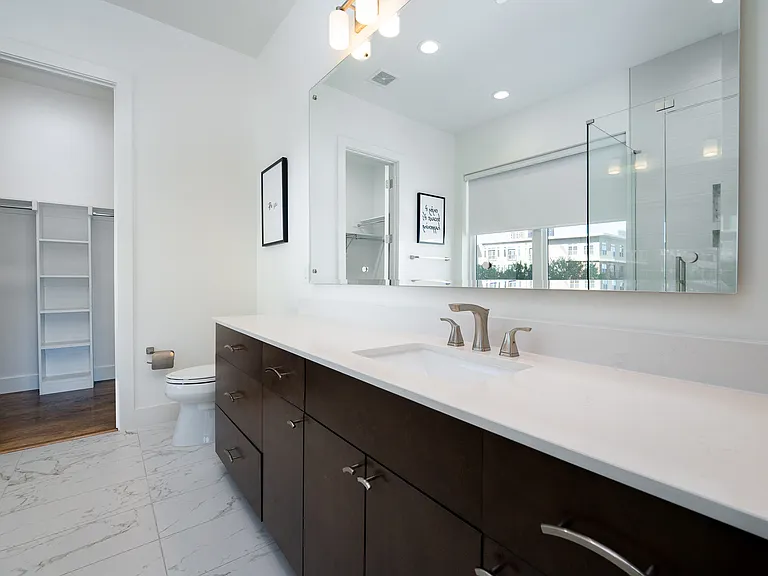 2934 N Hall St #401 — Photo 20