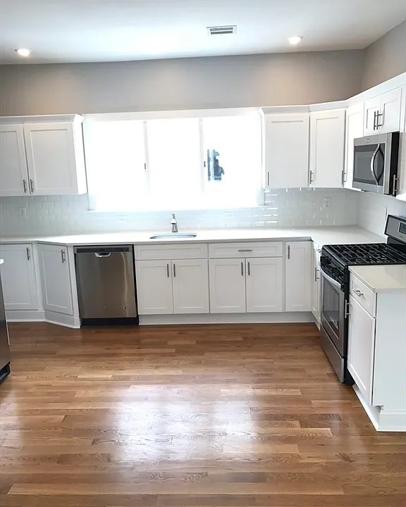 12 Henry St #2