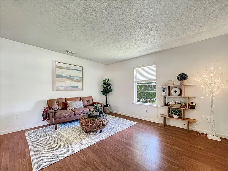 7000 Lincoln Dr — Photo 16