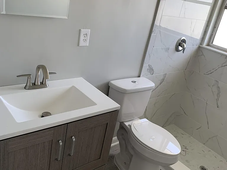 1920 W Lakeview Blvd #1 — Photo 5