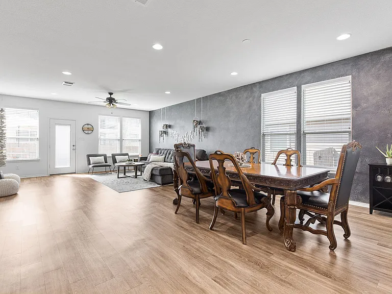5817 Sardinia Dr — Photo 11
