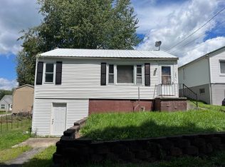 203 N Locust St, Kingwood, WV