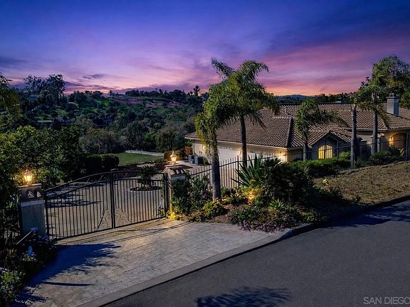 2nd image of 4417 Fallsbrae Rd