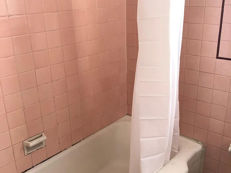 1200 Greeby St #1 — Photo 3