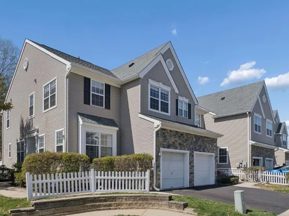 701 Dahlia Cir, Dayton, NJ 08810