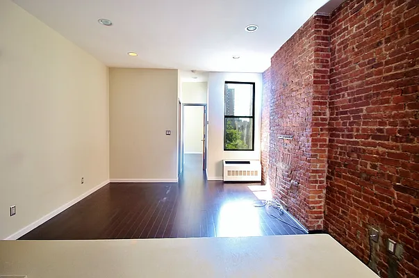 Rented by Julianna Realty Corp | media 19