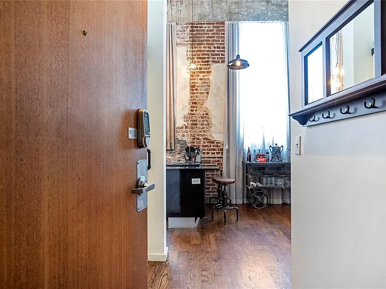 650 Glen Iris Dr NE #30 — Photo 2