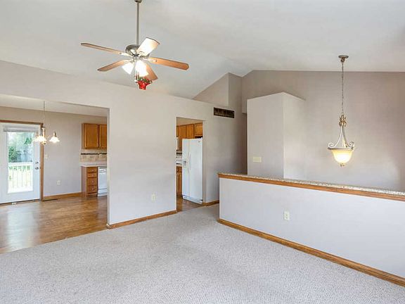 3rd image of 1408 Shenandoah Ct