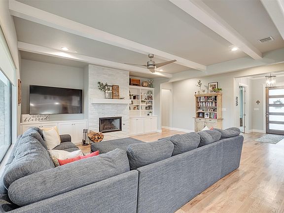 3rd image of 1024 Henry Way