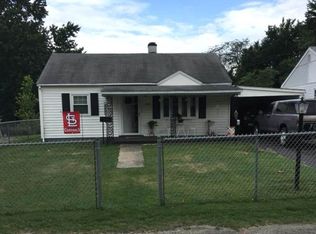 709 George St, Fairfield, IL 62837