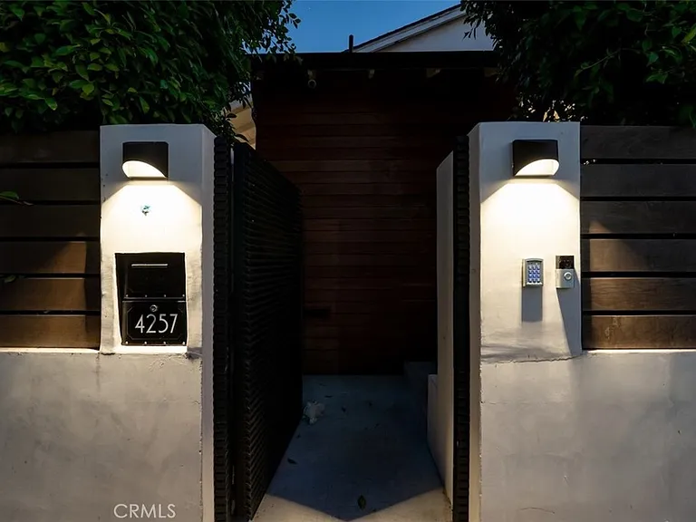 4257 Shadyglade Ave — Photo 33
