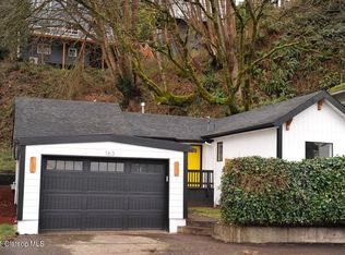 163 Bond St, Astoria, OR 97103