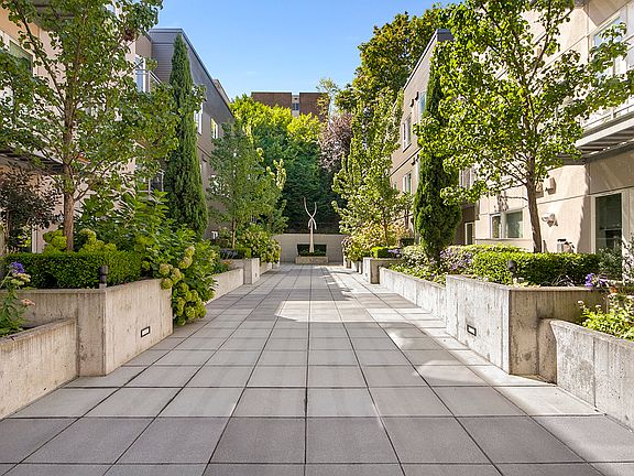 5th image of 375 Kirkland Ave APT 347