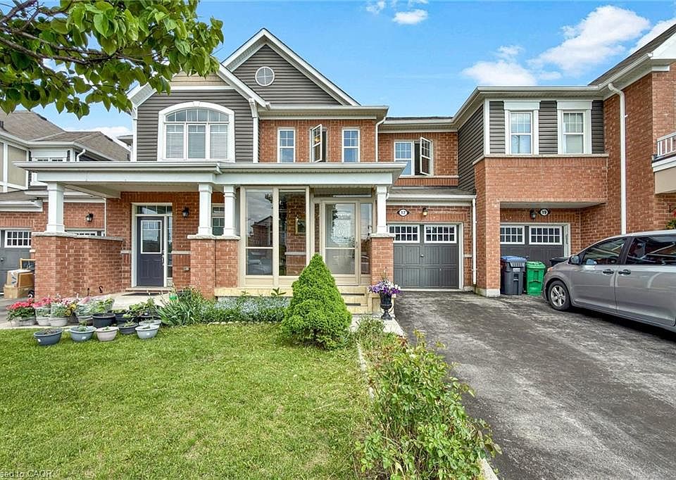 1st image of 17 Leblanc Cres