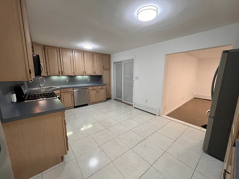 Lucille Ave — Photo 2