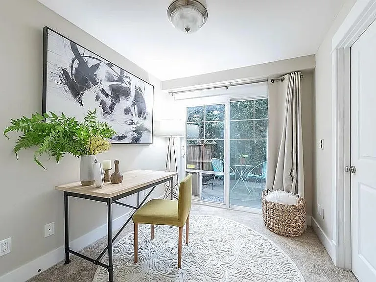 First floor: office/bedroom