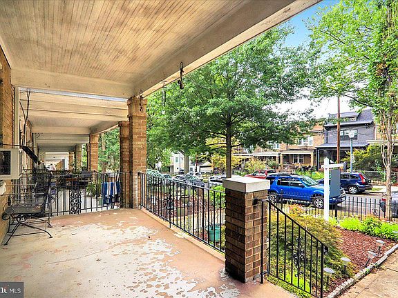 4th image of 4429 3rd St NW