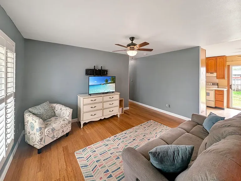 1203 Mount Vernon Dr — Photo 3