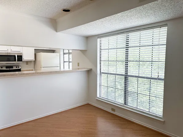 16301 Ledgemont Ln APT 273B, Addison, TX 75001