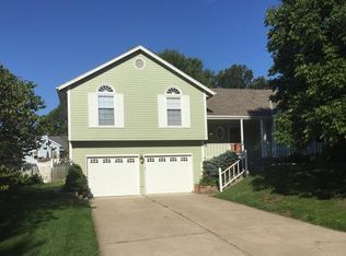 1308 NE Barnes Dr, Lees Summit, MO 64086
