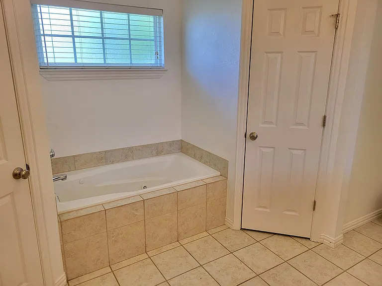 2301 Jadyn Ln — Photo 21