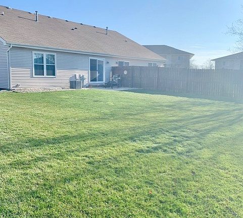 5th image of 275 Raven Dr