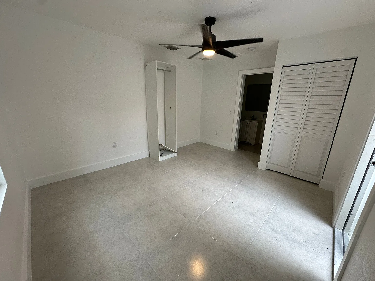 Studio, 500 sqft, $1,300 — Photo 2