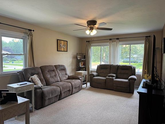 2nd image of 1412 Pleasant Valley Dr