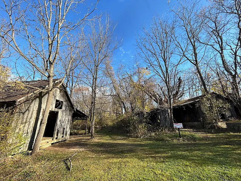 1904 Lindale Dr — Photo 36