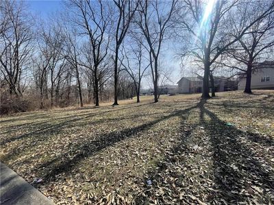 8200 Chas Cir, Pleasant Valley, MO, 64068