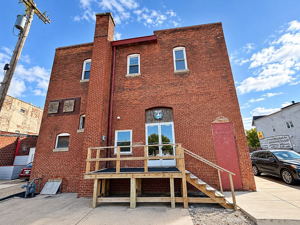 1st image of 902 1/2 N Main St #2