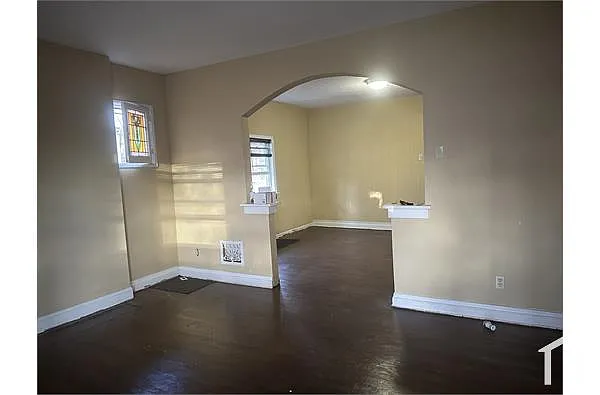 Building Photo - 2124 Wolter Ave