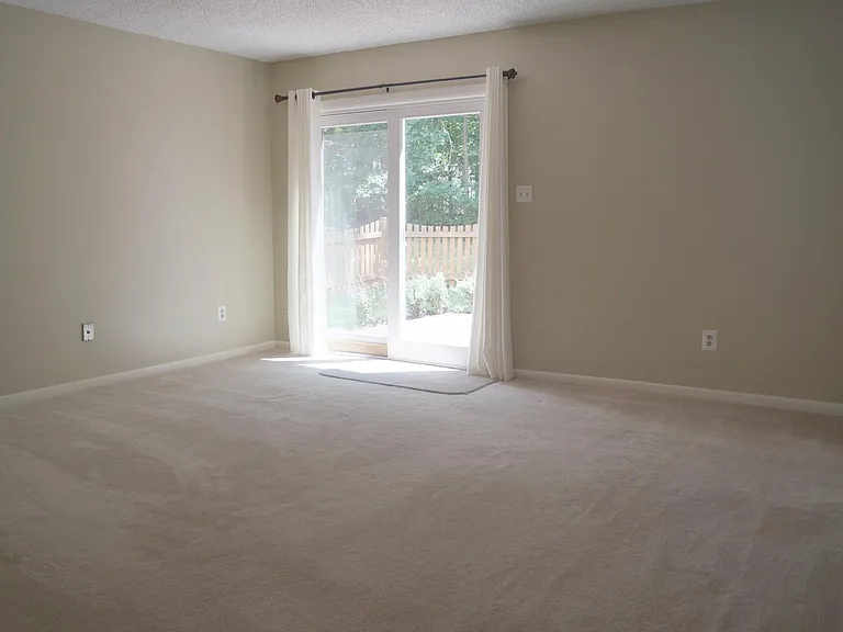 312 Hanford Ct — Photo 6