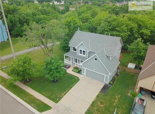 12512 S Shannan Cir, Olathe, KS 66062