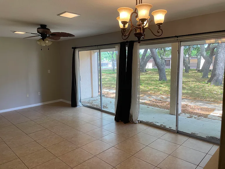 408 Marshall Ct NW #2 — Photo 3