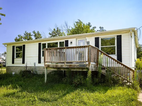 802 Nelson Ave, Independence, IA 50644