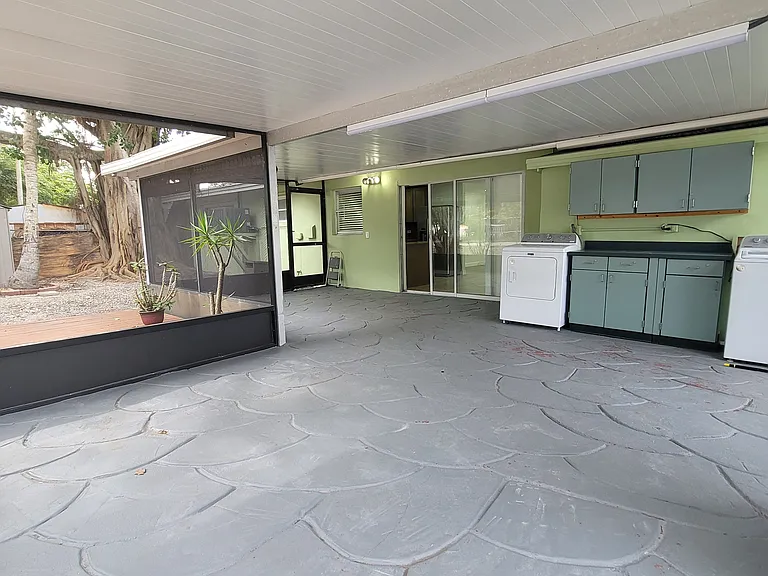 664 Colson Dr — Photo 2